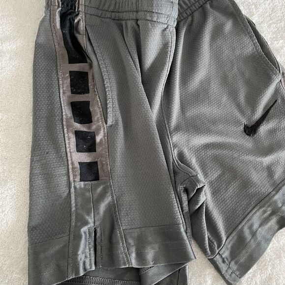 Nike Boys' Dri-FIT Elite Gray Stripe Basketball Shorts Size S - Picture 11 of 11